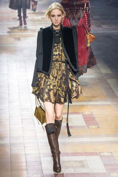 Look 34